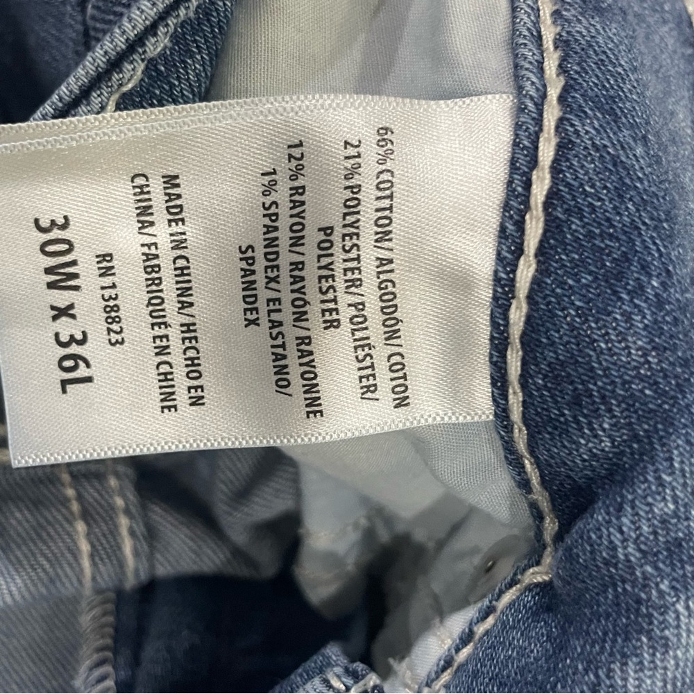 SHYANNE WOMEN'S DESTRUCTED KNEE SUPER FLARE‎ LEG JEANS SZ 30 - Picture 8 of 13